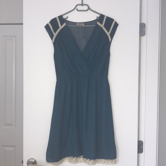 Dress - Picture 6 of 6